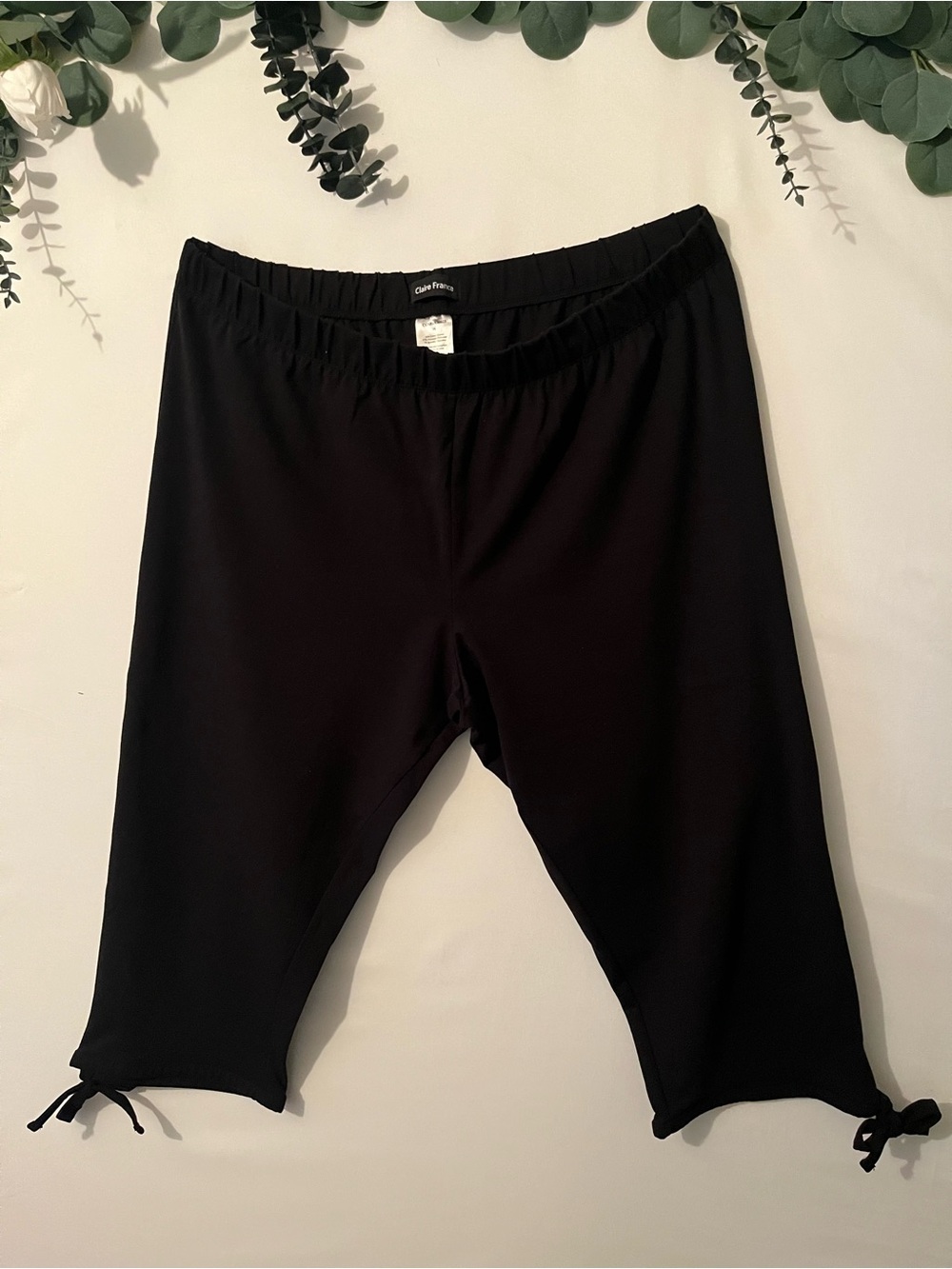Claire's Black Elastic Waist Capri Pants with Tie Hems